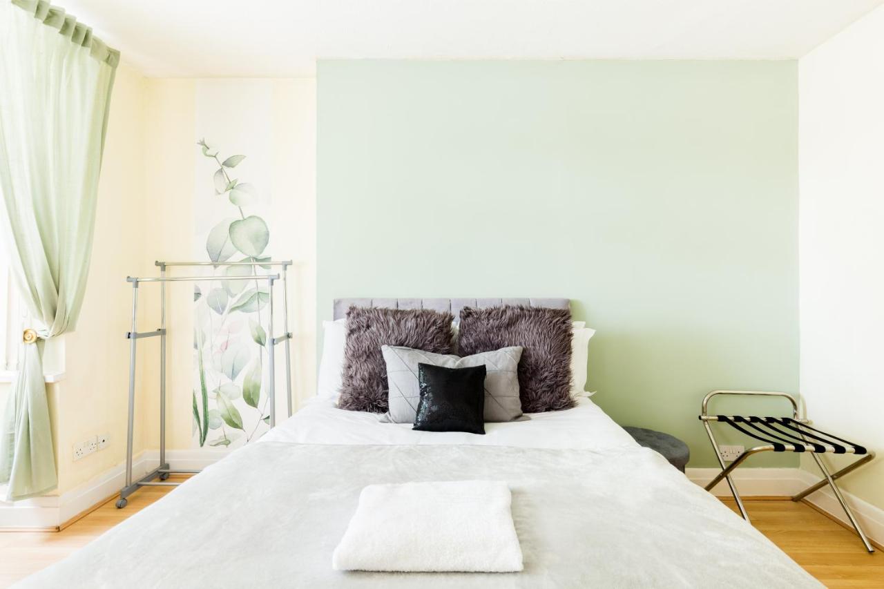 ברמינגהאם Beautiful 6 Bedroom House For 17 Guests Next To Edgbaston Stadium מראה חיצוני תמונה
