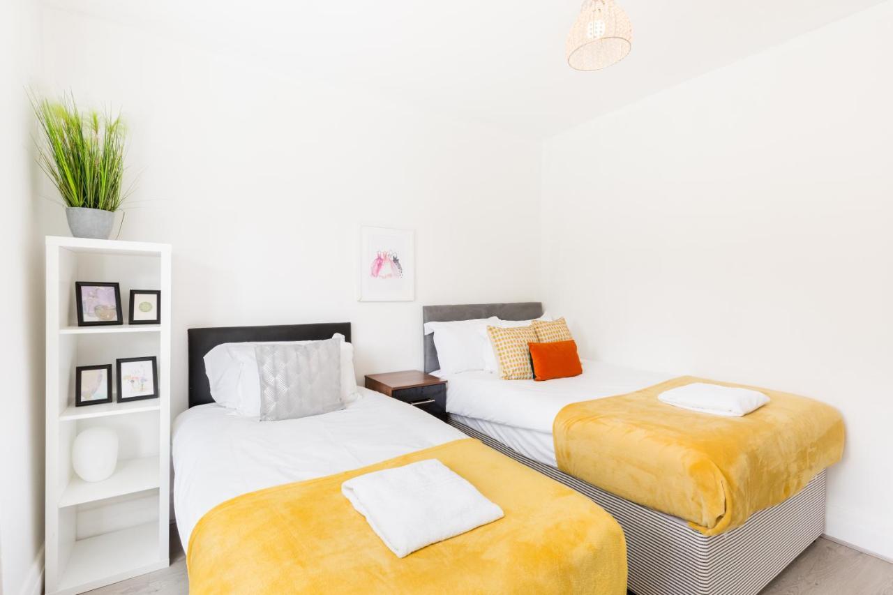 ברמינגהאם Beautiful 6 Bedroom House For 17 Guests Next To Edgbaston Stadium מראה חיצוני תמונה