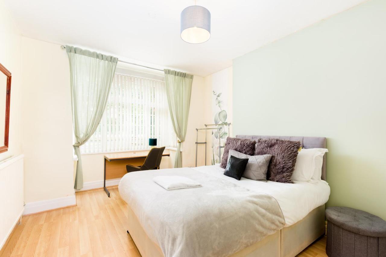 ברמינגהאם Beautiful 6 Bedroom House For 17 Guests Next To Edgbaston Stadium מראה חיצוני תמונה