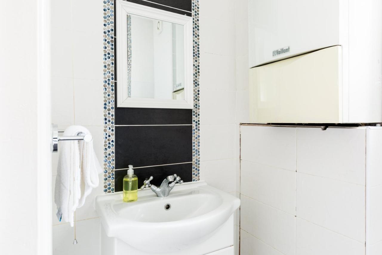 ברמינגהאם Beautiful 6 Bedroom House For 17 Guests Next To Edgbaston Stadium מראה חיצוני תמונה
